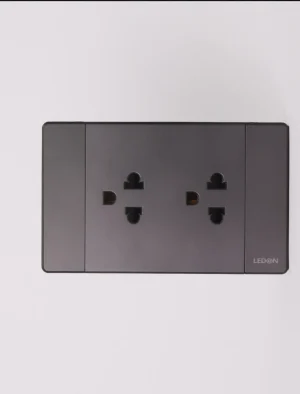 TOMA CORRIENTE DOBLE 6 PIN GRIS LUJO